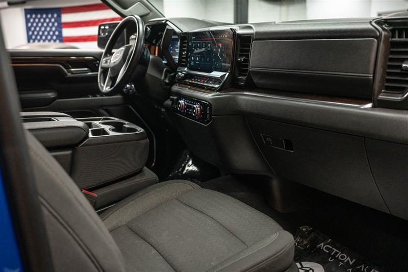 used 2022 GMC Sierra 1500 car, priced at $40,395