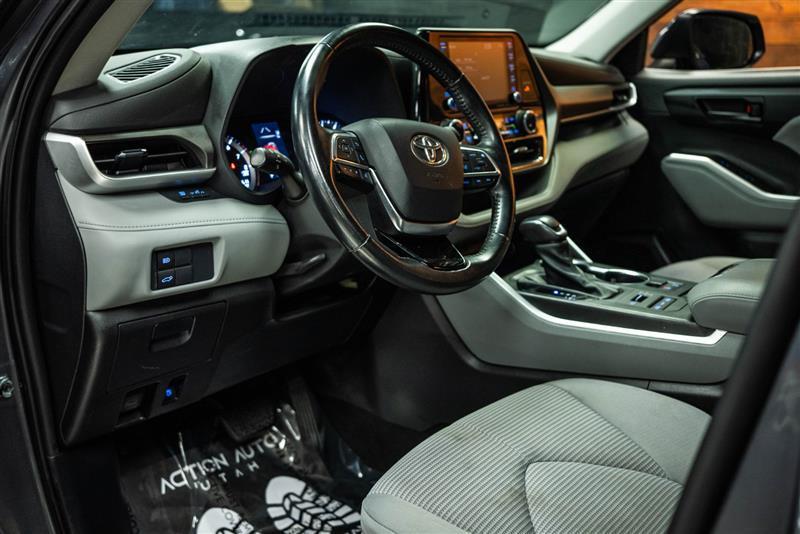 used 2021 Toyota Highlander car, priced at $28,995