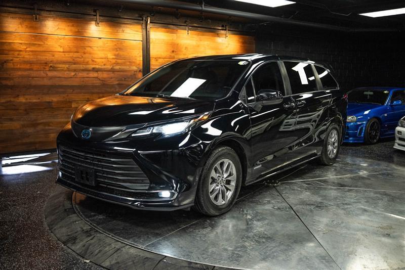 used 2021 Toyota Sienna car, priced at $39,995