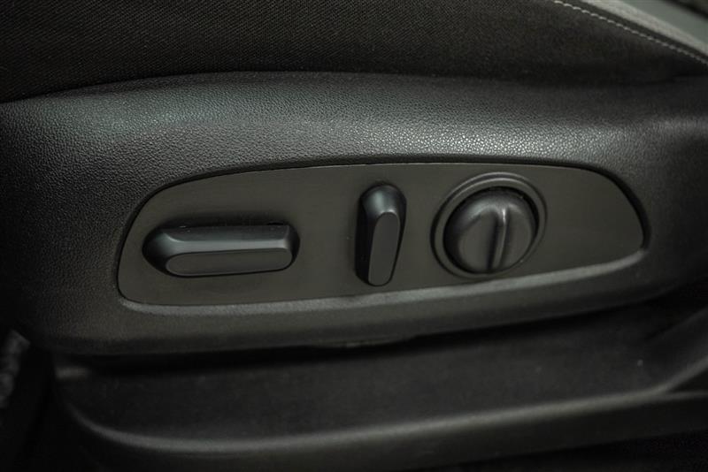 used 2023 Chevrolet Equinox car, priced at $18,995