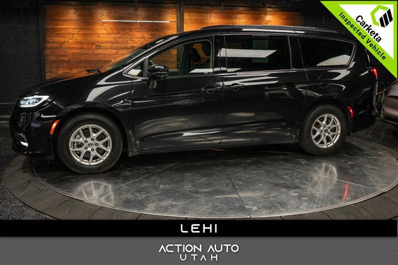 used 2018 Chrysler Pacifica Hybrid car, priced at $20,395