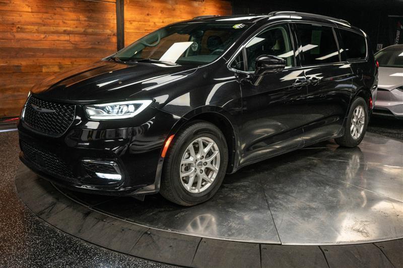 used 2018 Chrysler Pacifica Hybrid car, priced at $20,395