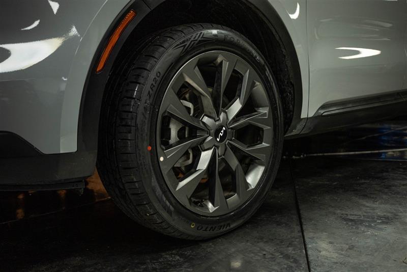 used 2023 Kia Sorento car, priced at $32,695
