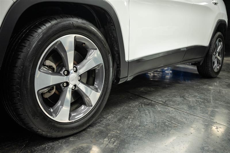 used 2019 Jeep Cherokee car, priced at $16,595