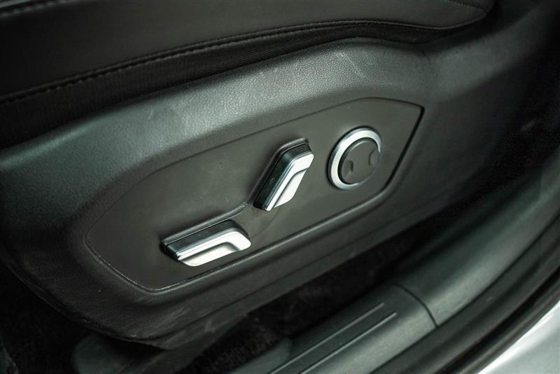 used 2024 Hyundai Santa Fe car, priced at $27,995
