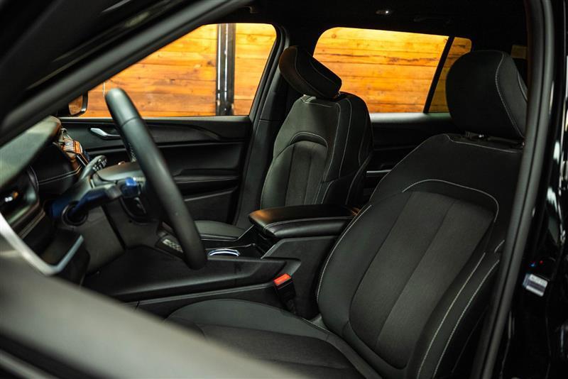 used 2024 Jeep Grand Cherokee L car, priced at $31,494
