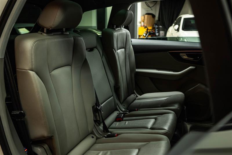 used 2020 Audi Q7 car, priced at $25,195