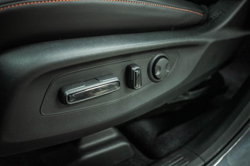 used 2025 Honda CR-V Hybrid car, priced at $39,995