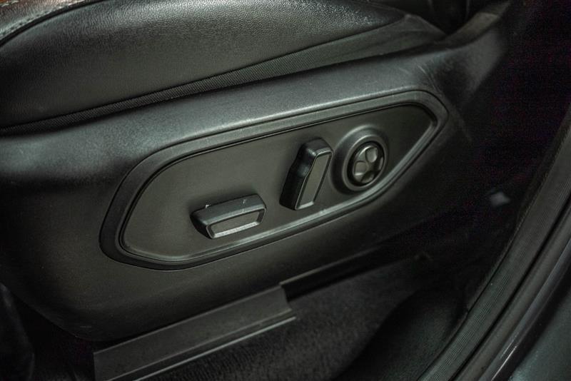 used 2023 Jeep Grand Cherokee L car, priced at $27,395