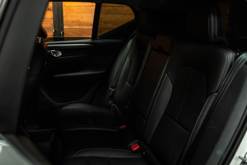 used 2021 Volvo XC40 car, priced at $18,995