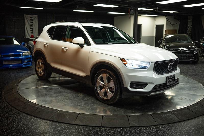 used 2021 Volvo XC40 car, priced at $18,995