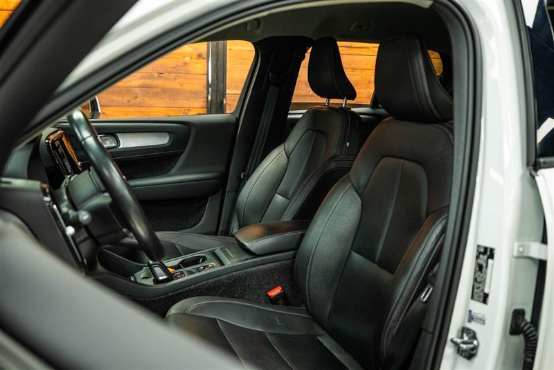 used 2021 Volvo XC40 car, priced at $18,995