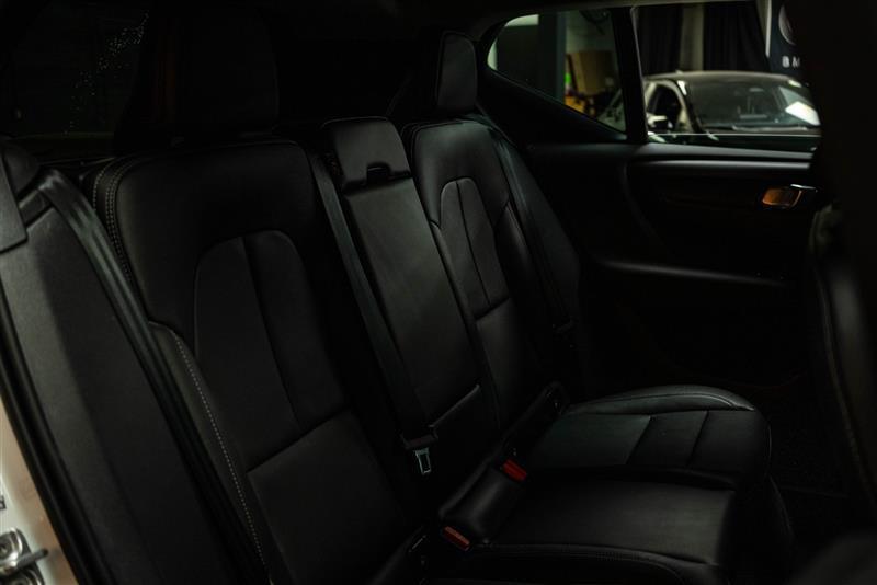 used 2021 Volvo XC40 car, priced at $18,995