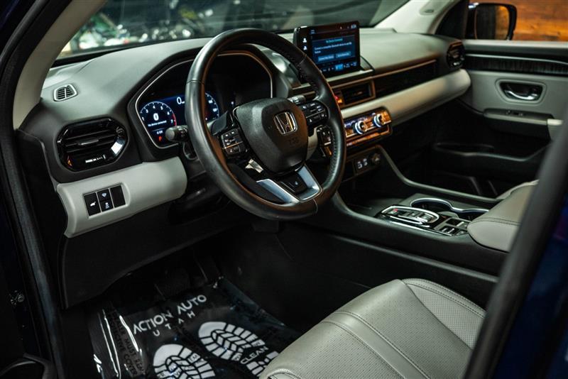 used 2023 Honda Pilot car, priced at $44,995