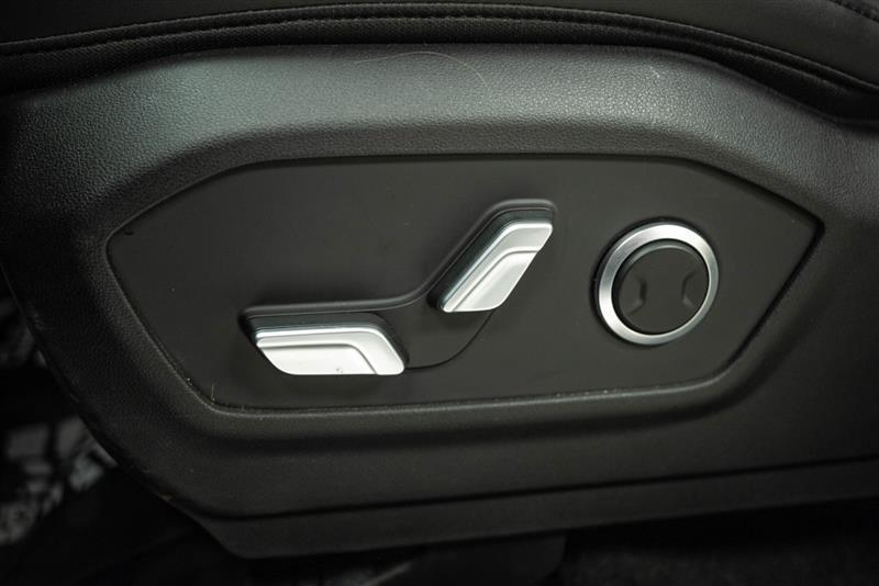 used 2025 Hyundai Santa Fe car, priced at $34,995