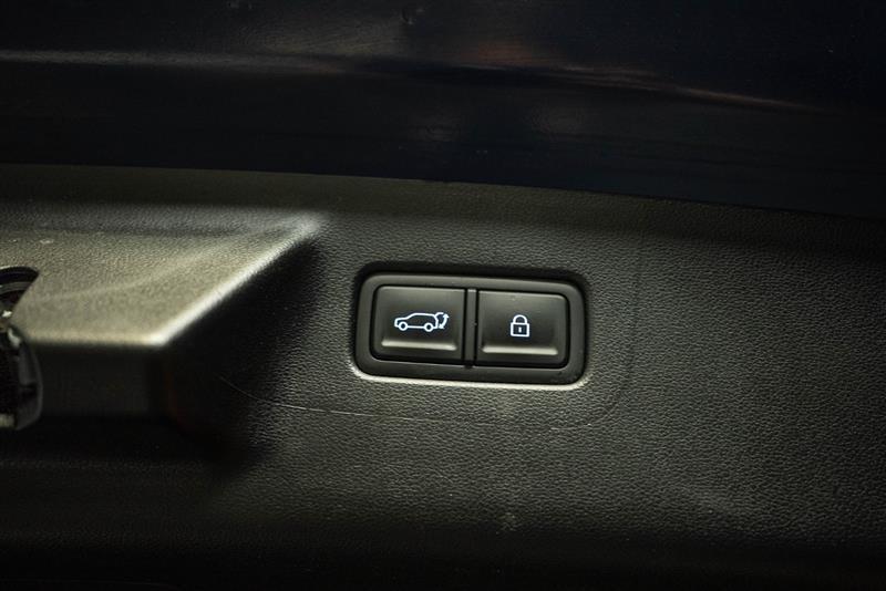 used 2025 Hyundai Santa Fe car, priced at $34,995