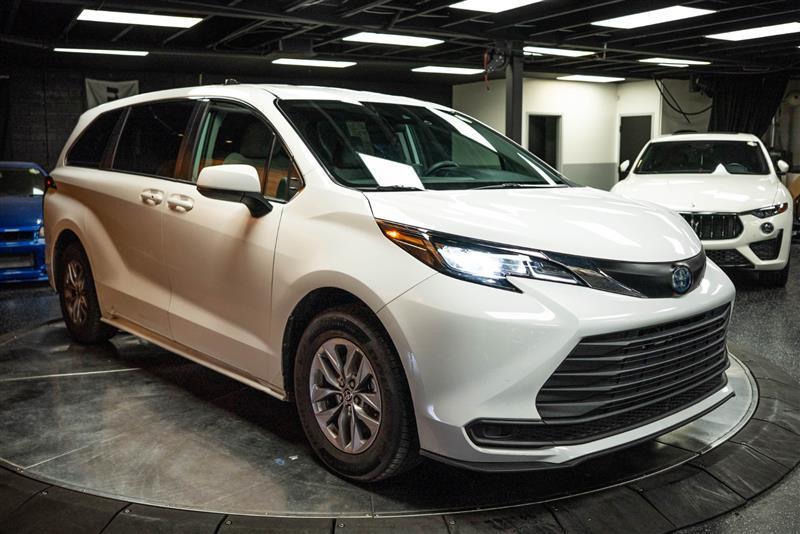 used 2022 Toyota Sienna car, priced at $29,995