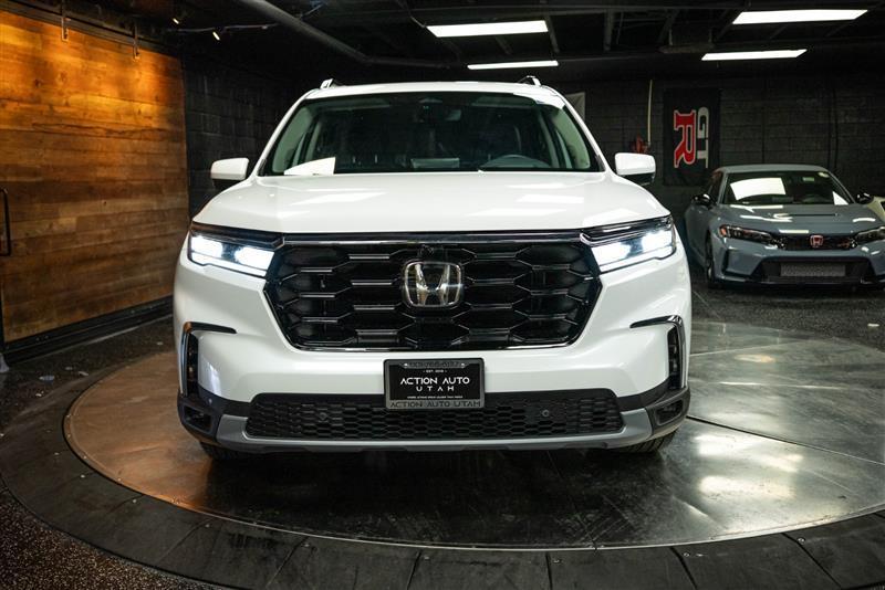 used 2025 Honda Pilot car, priced at $48,995