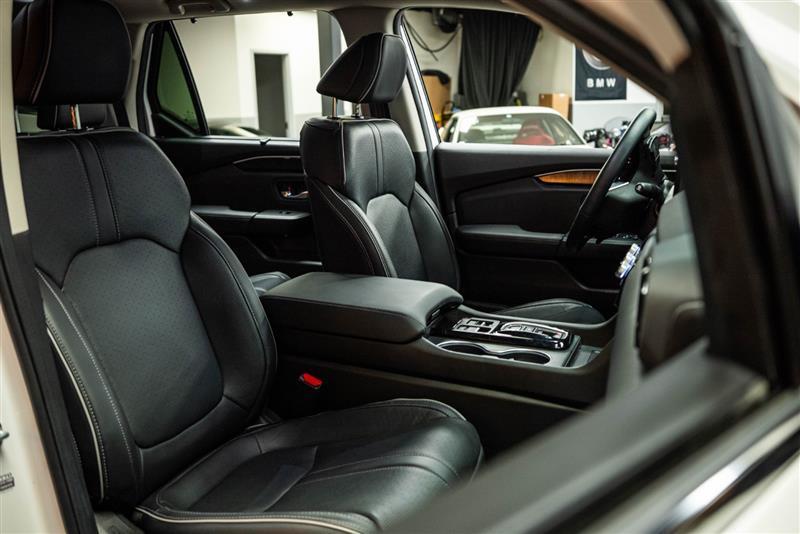 used 2025 Honda Pilot car, priced at $48,995