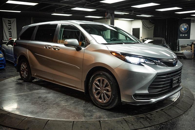 used 2023 Toyota Sienna car, priced at $39,995