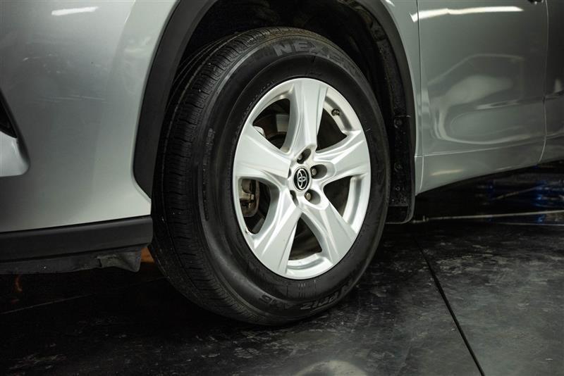 used 2023 Toyota Highlander car, priced at $36,995