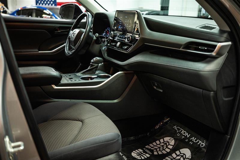 used 2023 Toyota Highlander car, priced at $36,995