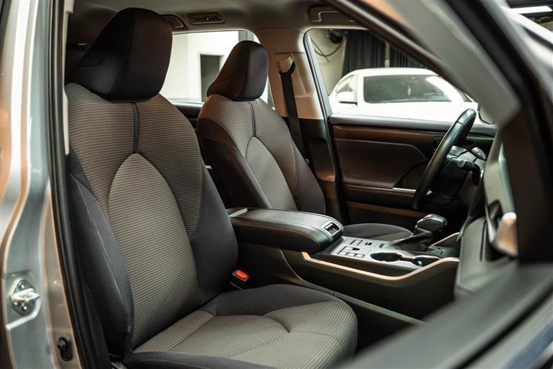 used 2023 Toyota Highlander car, priced at $36,995