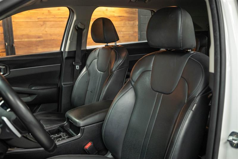used 2022 Kia Sorento Hybrid car, priced at $25,495