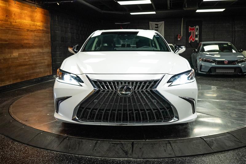 used 2024 Lexus ES 300h car, priced at $39,726