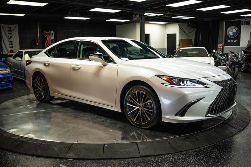 used 2024 Lexus ES 300h car, priced at $39,726