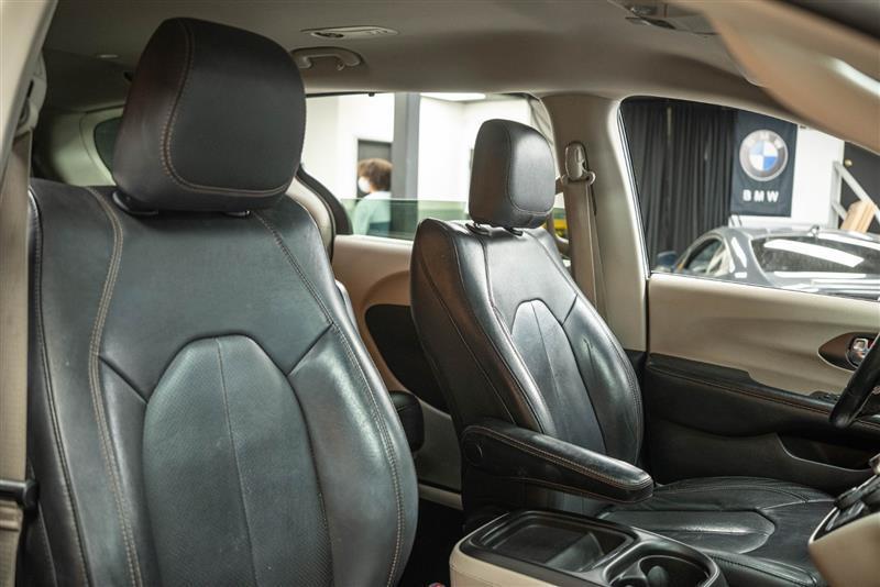 used 2020 Chrysler Pacifica car, priced at $21,995