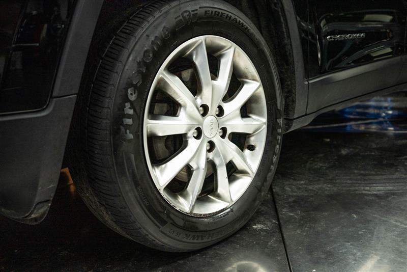 used 2018 Jeep Cherokee car, priced at $15,195