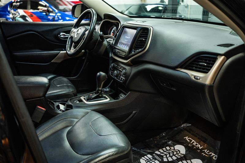 used 2018 Jeep Cherokee car, priced at $15,195
