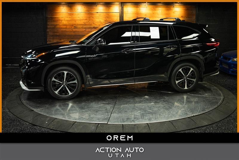 used 2022 Toyota Highlander car, priced at $38,995