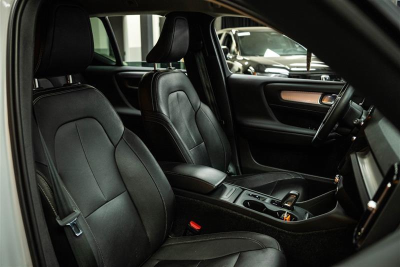 used 2021 Volvo XC40 car, priced at $20,963