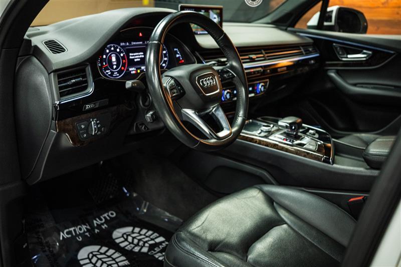 used 2019 Audi Q7 car, priced at $19,411