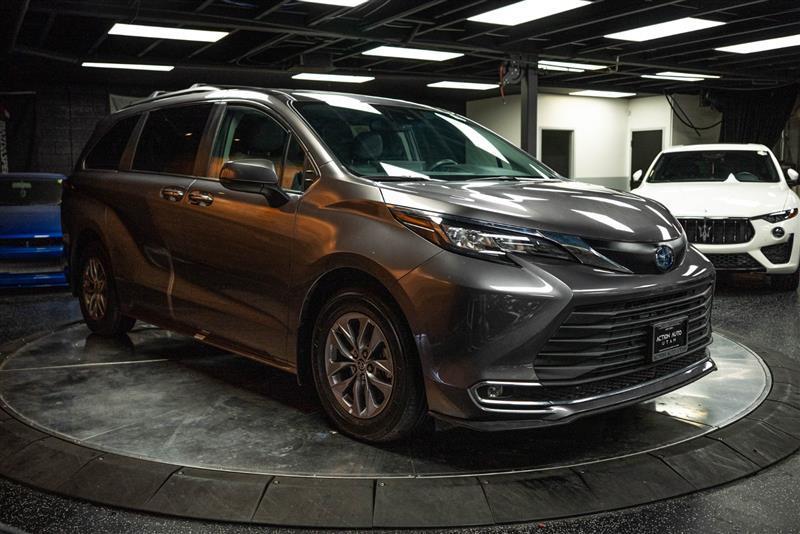 used 2023 Toyota Sienna car, priced at $37,283