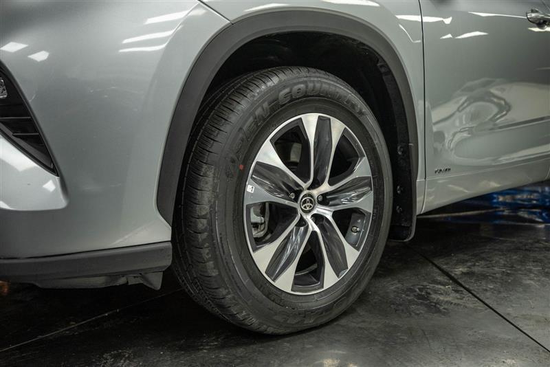 used 2024 Toyota Highlander Hybrid car, priced at $43,995