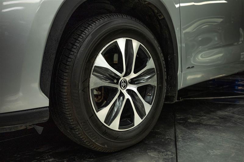used 2022 Toyota Highlander Hybrid car, priced at $29,795