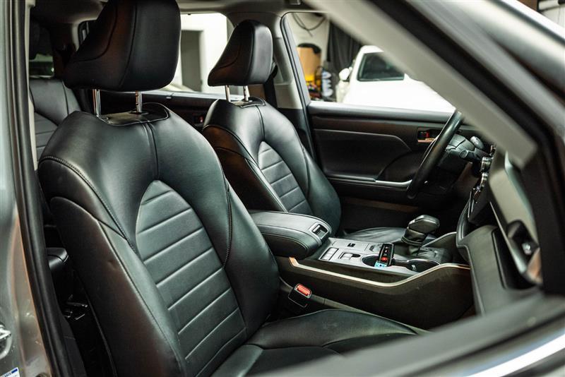 used 2022 Toyota Highlander Hybrid car, priced at $29,795