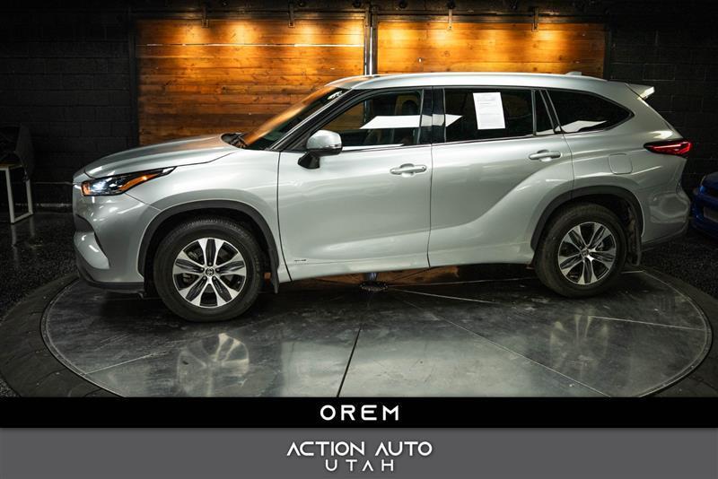 used 2022 Toyota Highlander Hybrid car, priced at $29,995