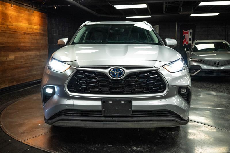 used 2022 Toyota Highlander Hybrid car, priced at $29,795