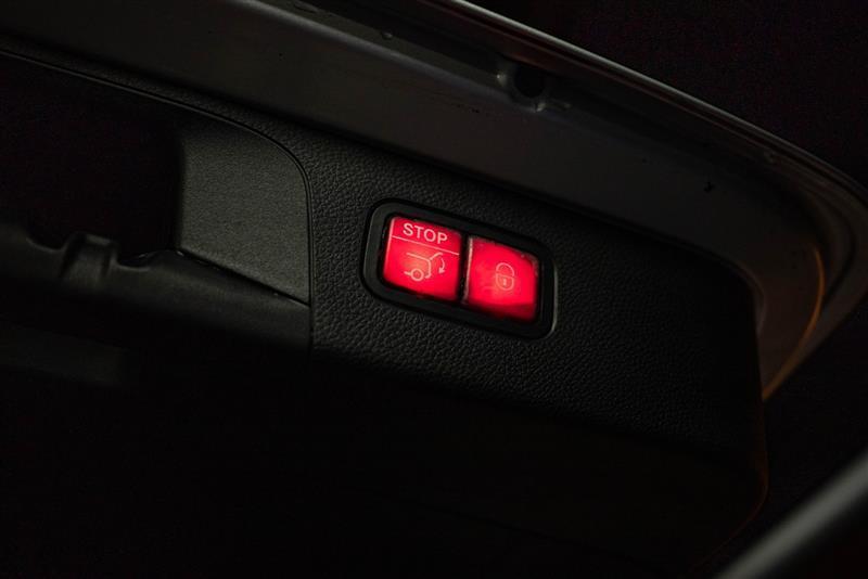 used 2020 Mercedes-Benz GLC 300 car, priced at $23,995