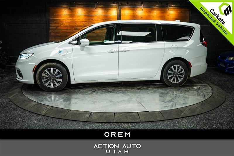 used 2022 Chrysler Pacifica Hybrid car, priced at $20,268