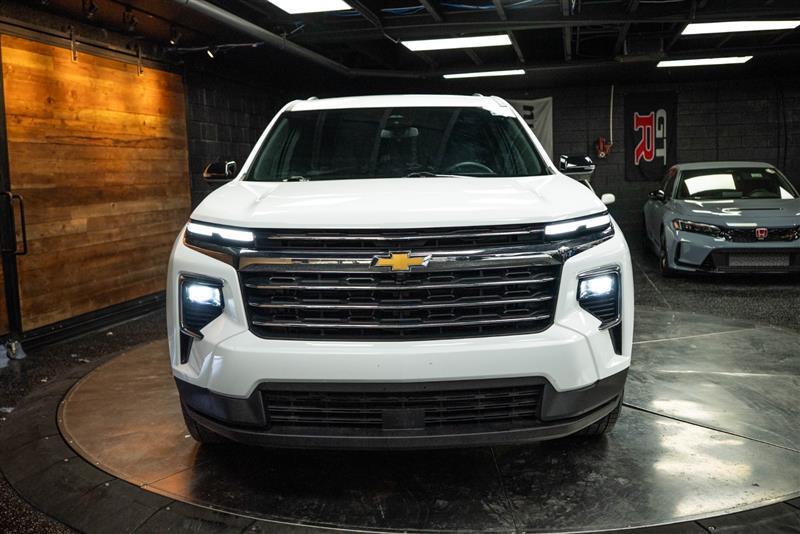 used 2025 Chevrolet Traverse car, priced at $37,995
