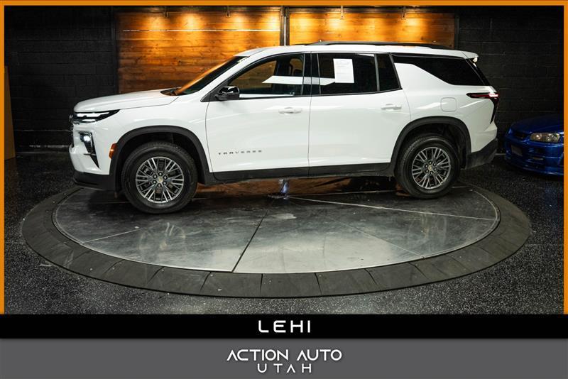 used 2025 Chevrolet Traverse car, priced at $37,995
