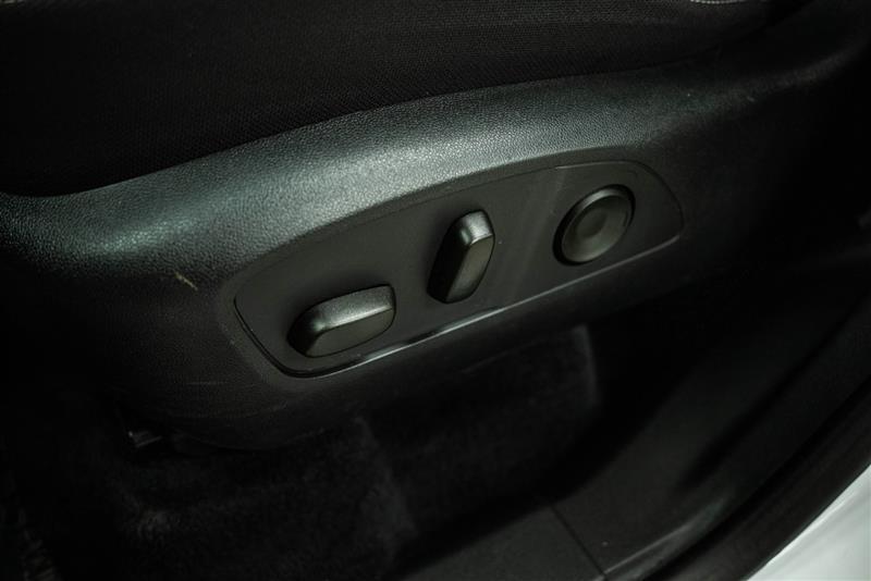 used 2025 Chevrolet Traverse car, priced at $37,995