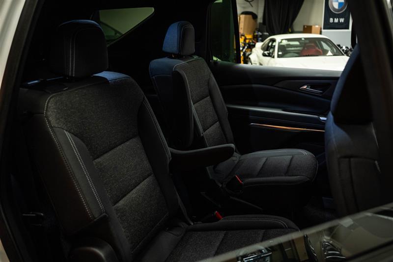 used 2025 Chevrolet Traverse car, priced at $37,995