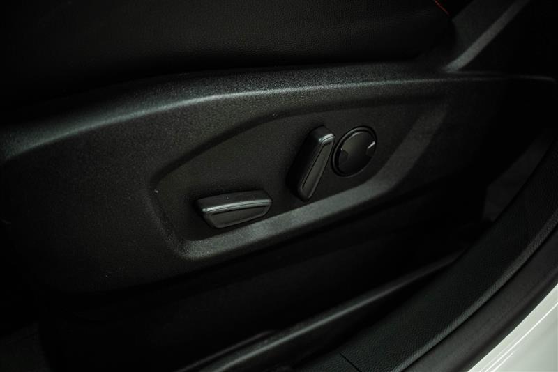 used 2024 Ford Edge car, priced at $36,995