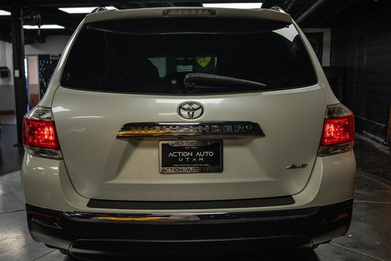 used 2013 Toyota Highlander car, priced at $14,595